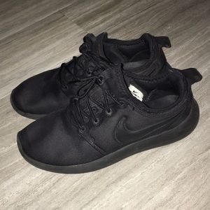 💖💖Black Nike Women’s Shoes💖💖